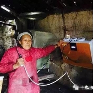 这就是净水器换下来的滤芯，见证水污染最好